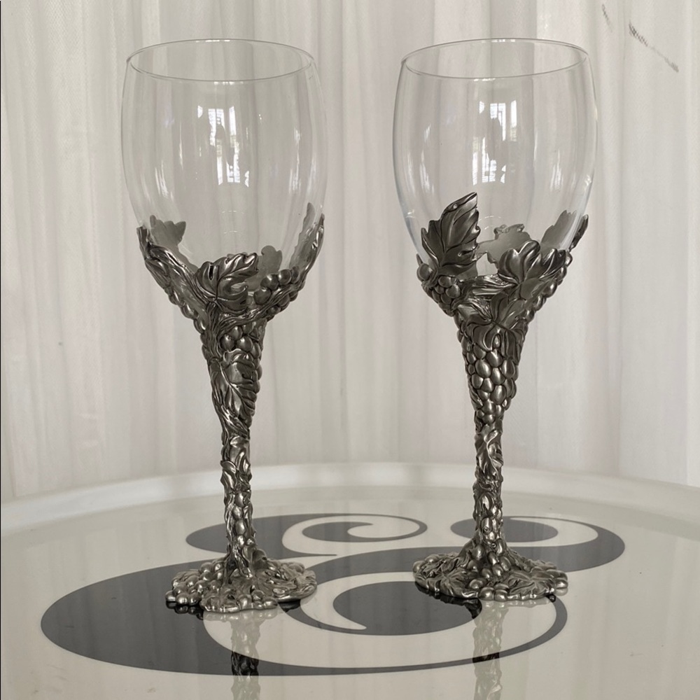 Vintage 90’s Set of 2 Seagulls Pewter 1994 Zinc Blown Wine Glasses Grapevines